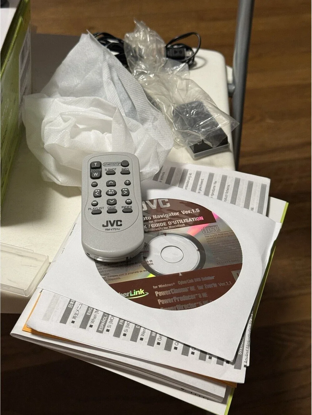 JVC Everio G Series GZ-MG360 Hybrid Camcorder HDD In the Box , Bundle